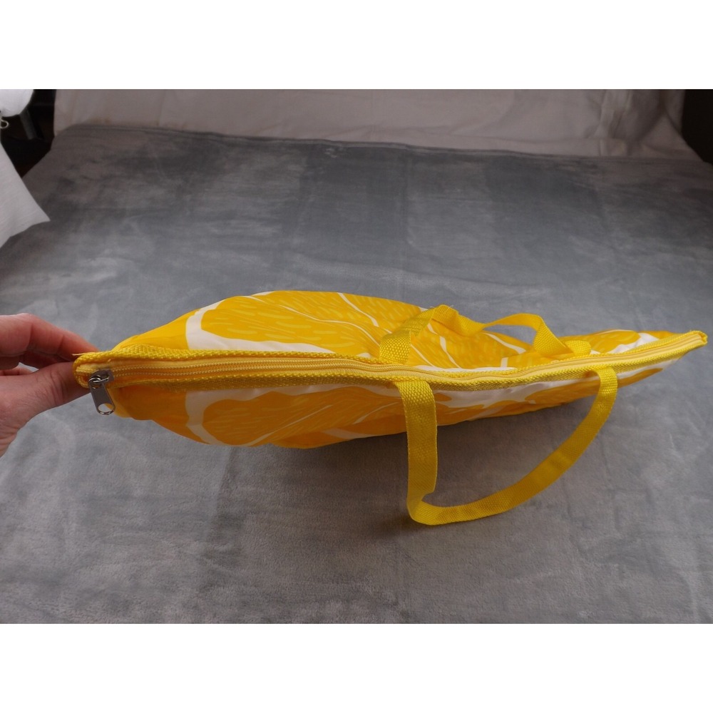 Cooler Bag Soft-Sided NWT Lemon Slice Lunch Bag Handles Zipper Summer Party Fun - Picture 14 of 16
